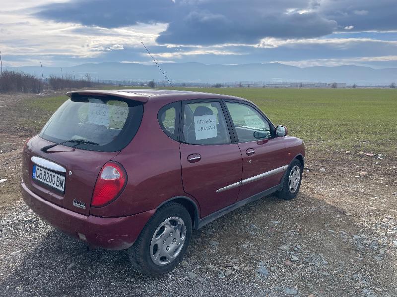 Daihatsu Sirion 1.0 - изображение 4