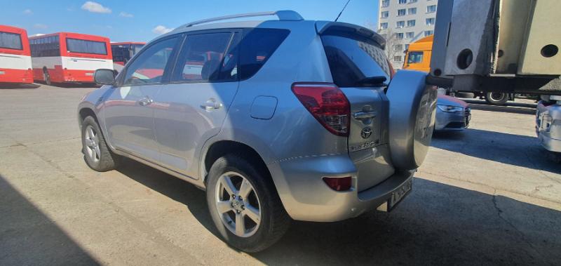 Toyota Rav4 2.2D - изображение 5