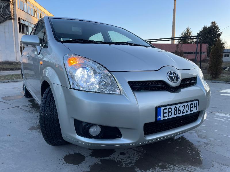 Toyota Corolla verso 2.2 - изображение 6