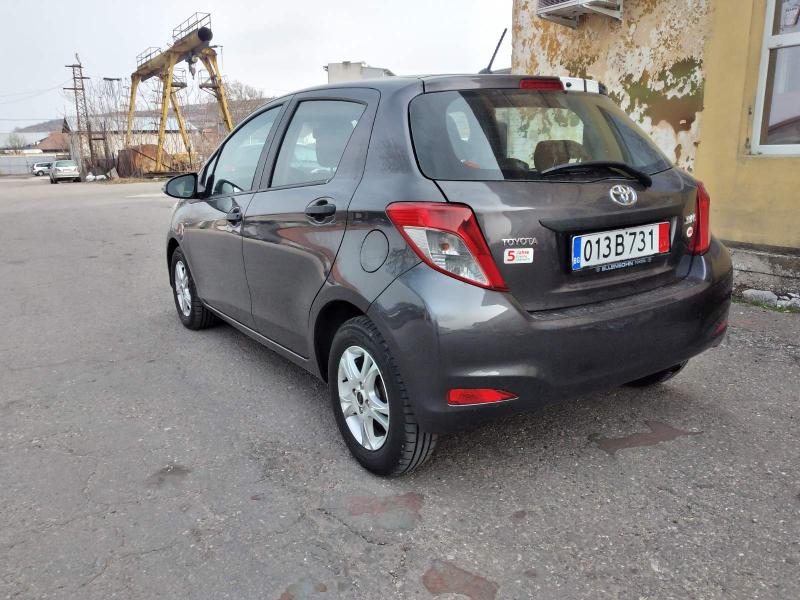 Toyota Yaris 1.0 VVTI - изображение 3