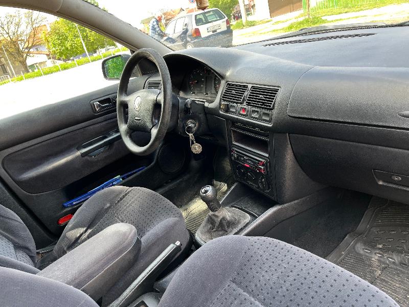 VW Golf 1.6 - изображение 9