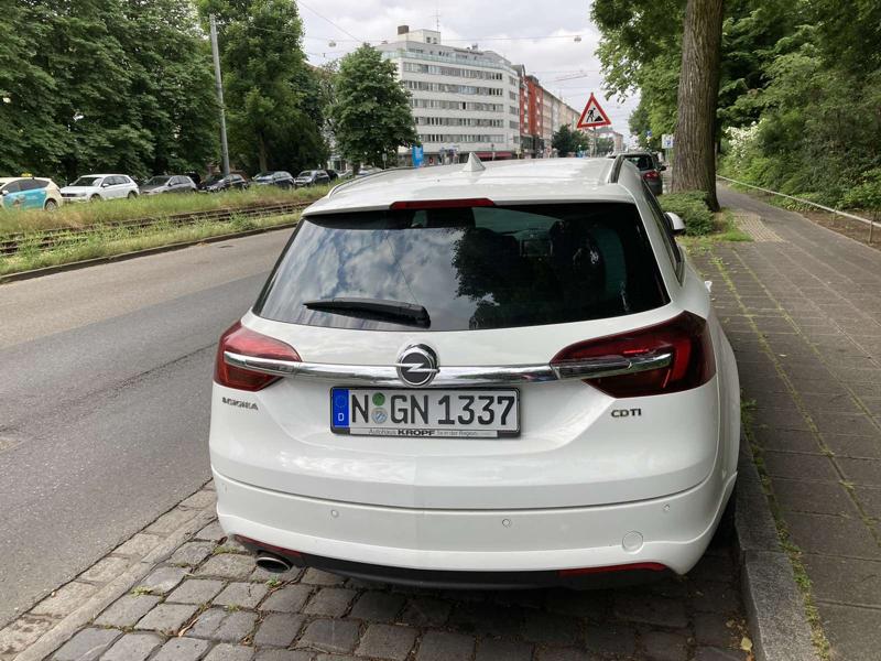 Opel Insignia Sport Tourer SW - изображение 4