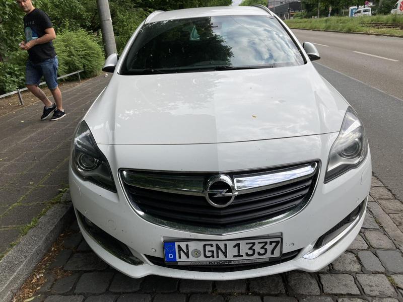 Opel Insignia Sport Tourer SW - изображение 2