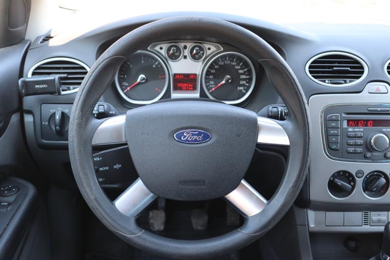 Ford Focus 1.6 TDCI Клима - изображение 9