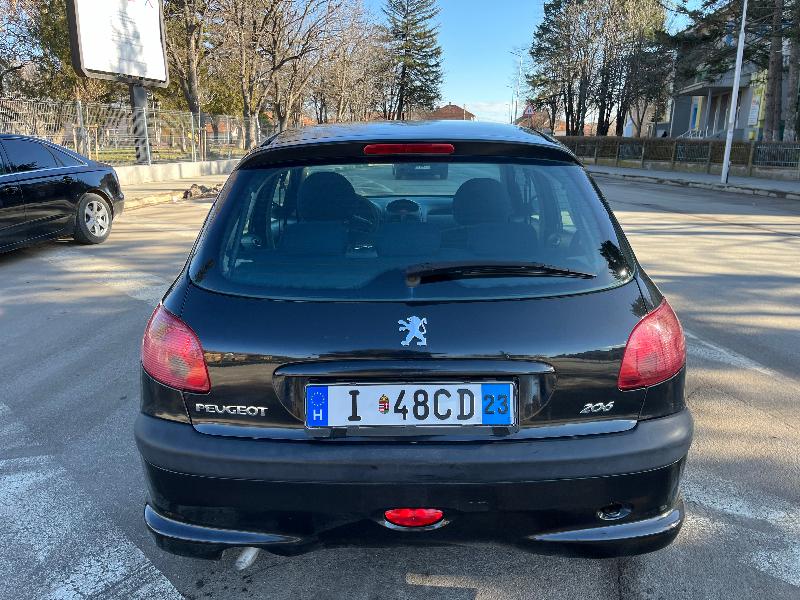 Peugeot 206 1.4i 75кс КЛИМА - изображение 6