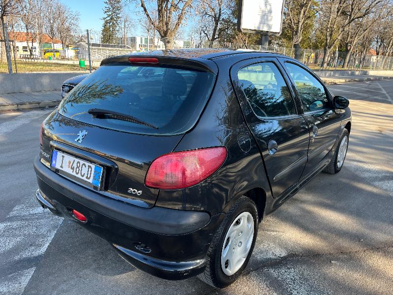 Peugeot 206 1.4i 75кс КЛИМА - изображение 4