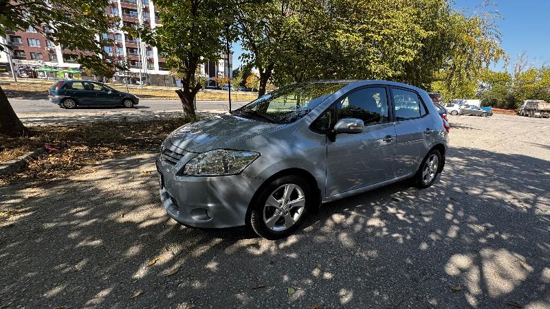 Toyota Auris 1,3 LUNA   - изображение 6