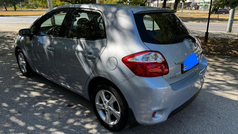 Toyota Auris 1,3 LUNA   - изображение 7