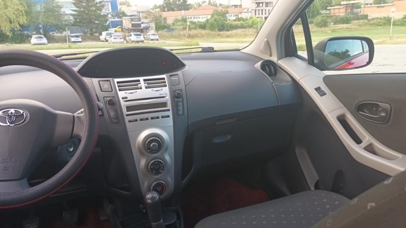 Toyota Yaris 1.3 VVTi Terra  - изображение 7