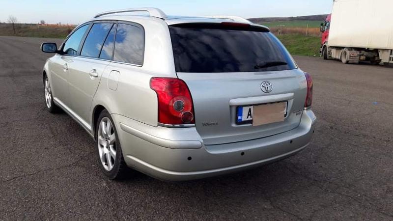 Toyota Avensis D-4D 2.0 - изображение 6