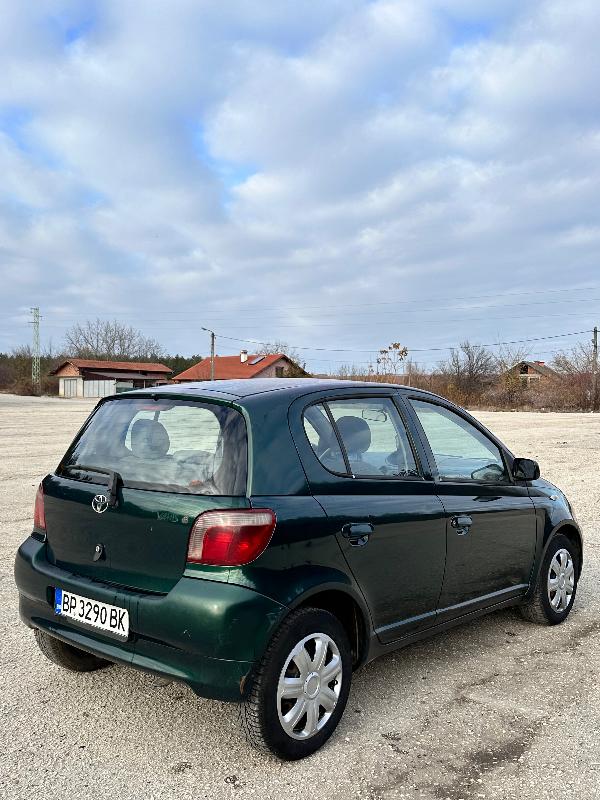 Toyota Yaris 1.0 - изображение 4