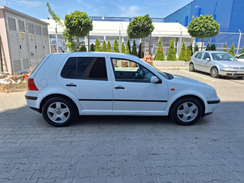 VW Golf 1.6 Газ Бензин - изображение 2