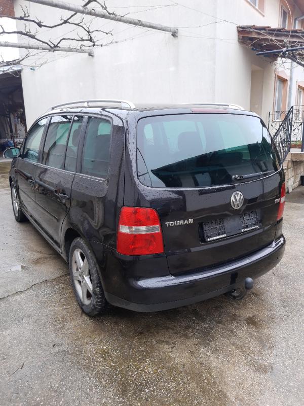 VW Touran 2.0 TDI 7-МЕСТЕН - изображение 4