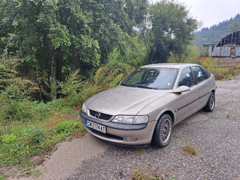 Opel Vectra 1.8 бензин - изображение 4