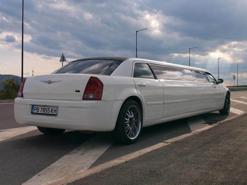 Lincoln Town car Chrysler 300 - изображение 5