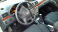 Toyota Avensis 2.2 - изображение 8