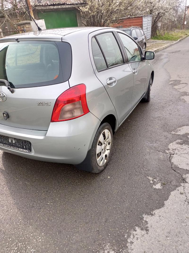 Toyota Yaris 1.3vvti - изображение 5