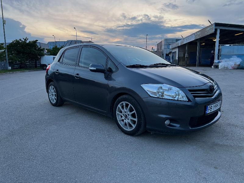 Toyota Auris 1.4 D-4D - изображение 3