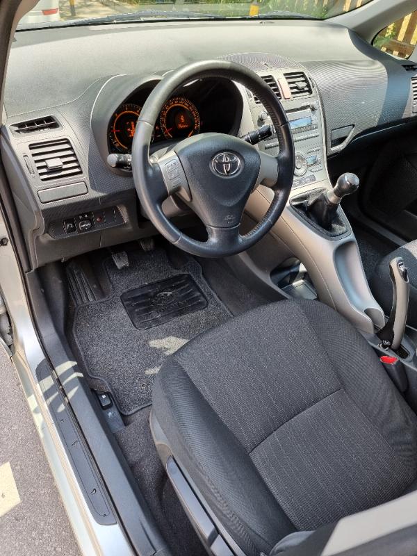 Toyota Auris 1.4 d4d - изображение 9