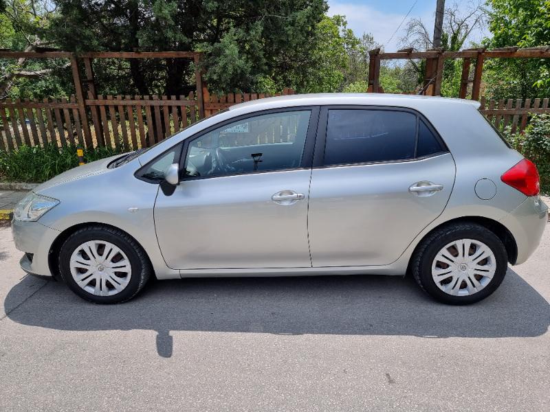 Toyota Auris 1.4 d4d - изображение 3