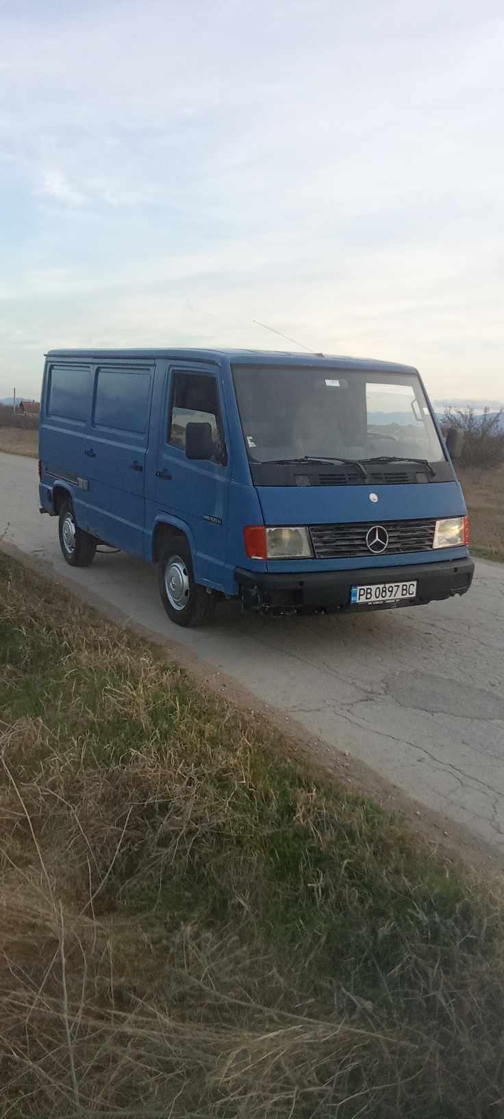 Mercedes-Benz 100  - изображение 6