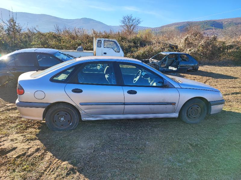 Renault Laguna 1.8i НА ЧАСТИ  - изображение 3