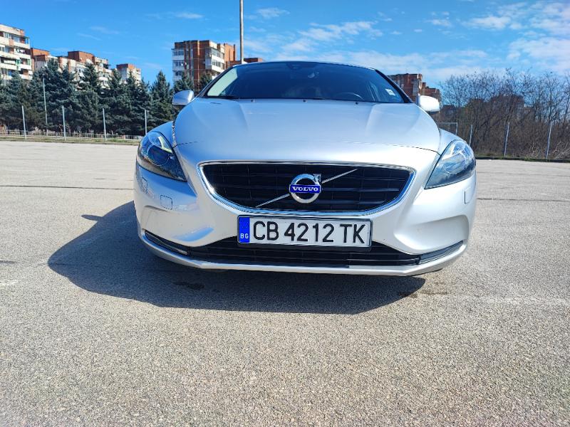 Volvo V40 2.0 D3 - изображение 3