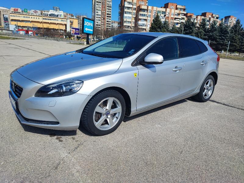 Volvo V40 2.0 D3 - изображение 4