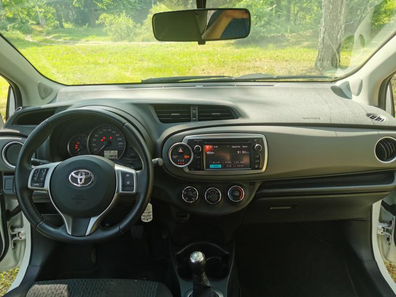 Toyota Yaris 1.1 - изображение 4