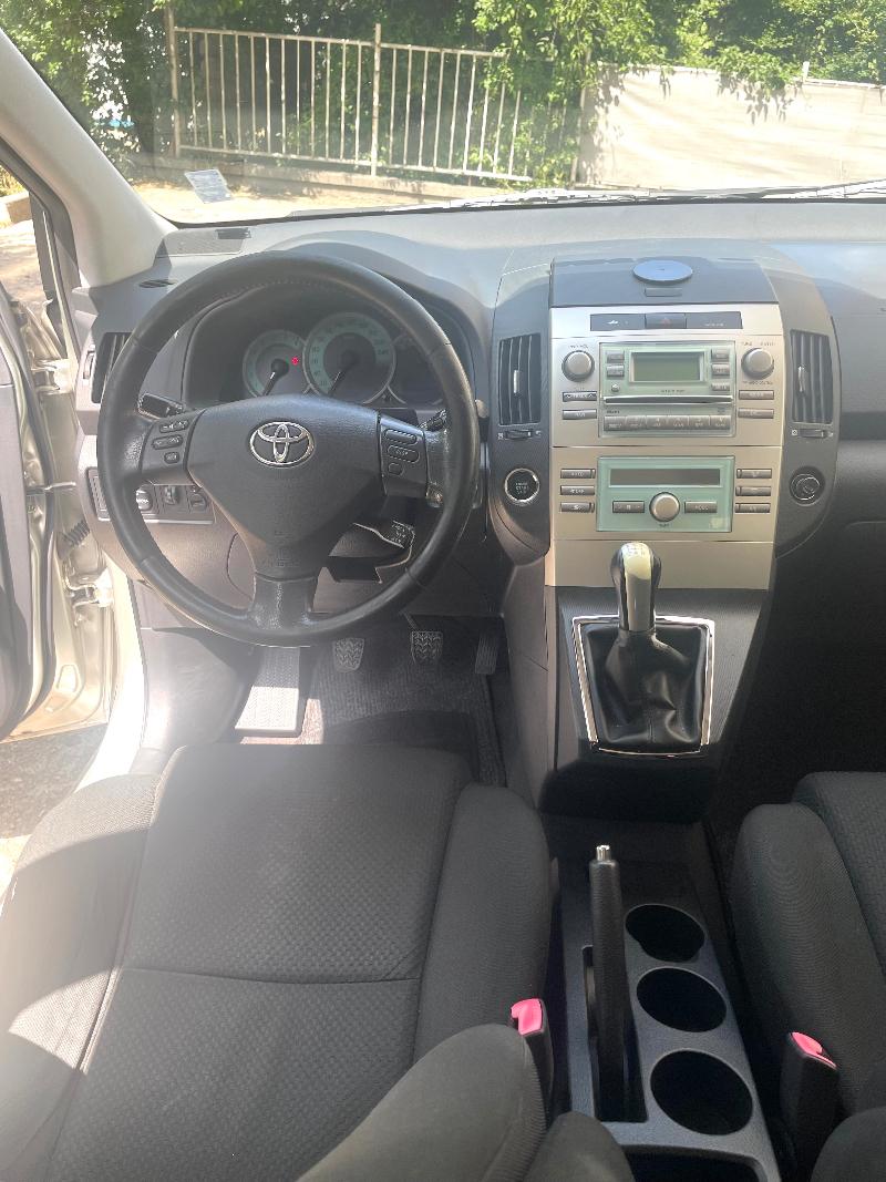 Toyota Corolla verso 1.8 I - изображение 5