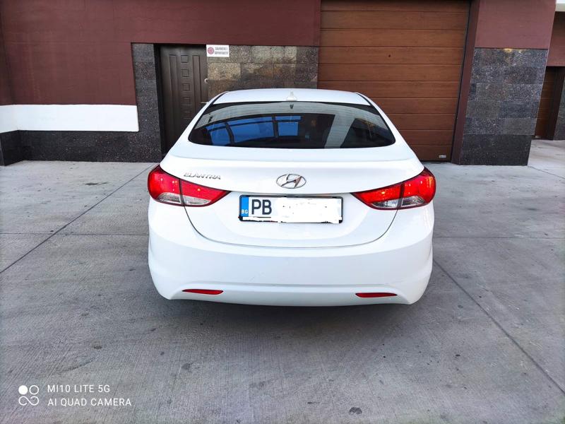 Hyundai Elantra  - изображение 4