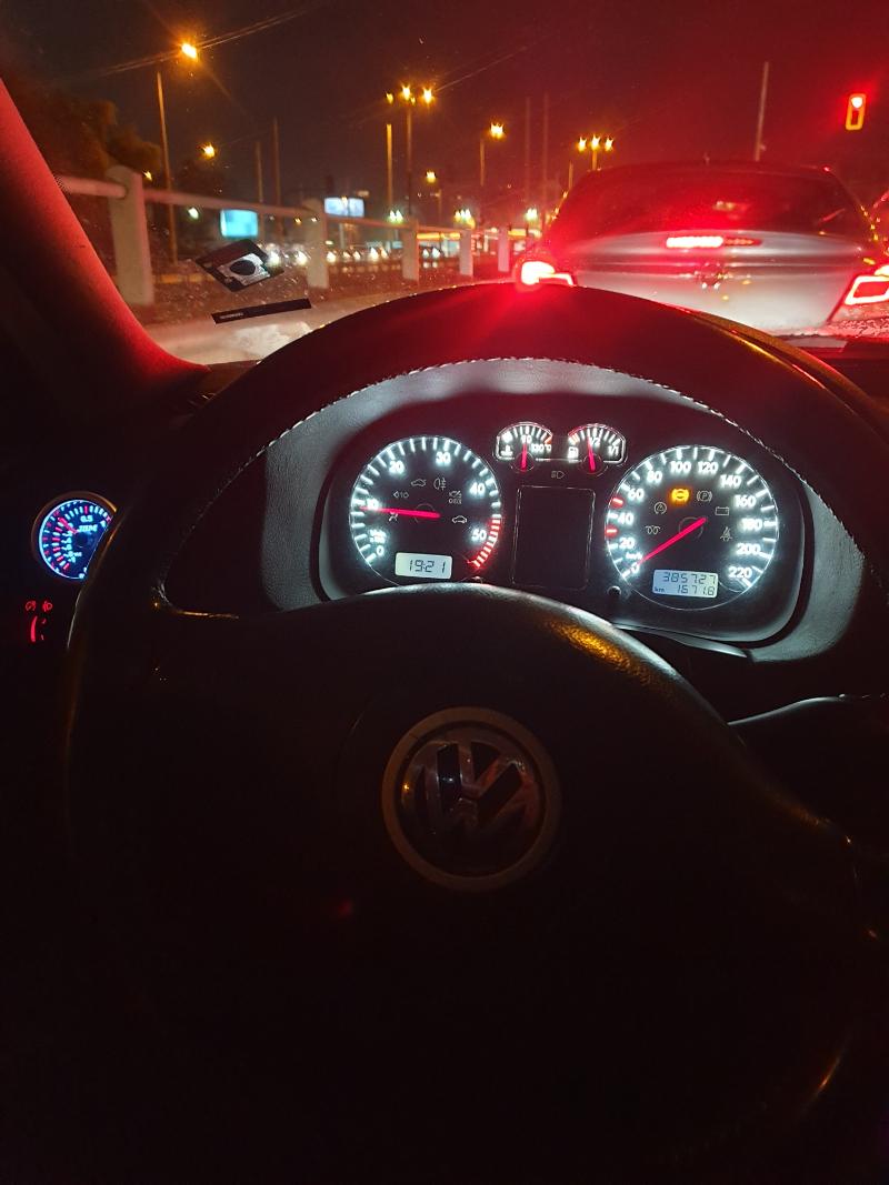 VW Golf 1.9 - изображение 7