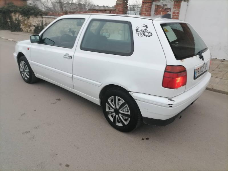 VW Golf 1.6 - изображение 7