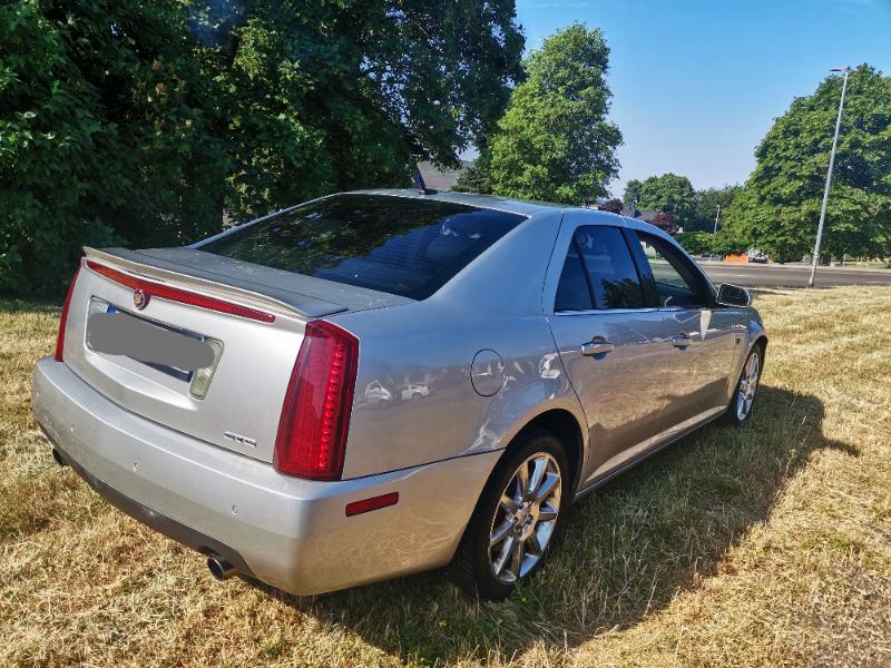 Cadillac STS 3.6 - изображение 3