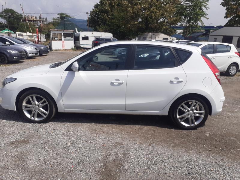 Hyundai I30 2.0 КАТО НОВА  - изображение 7