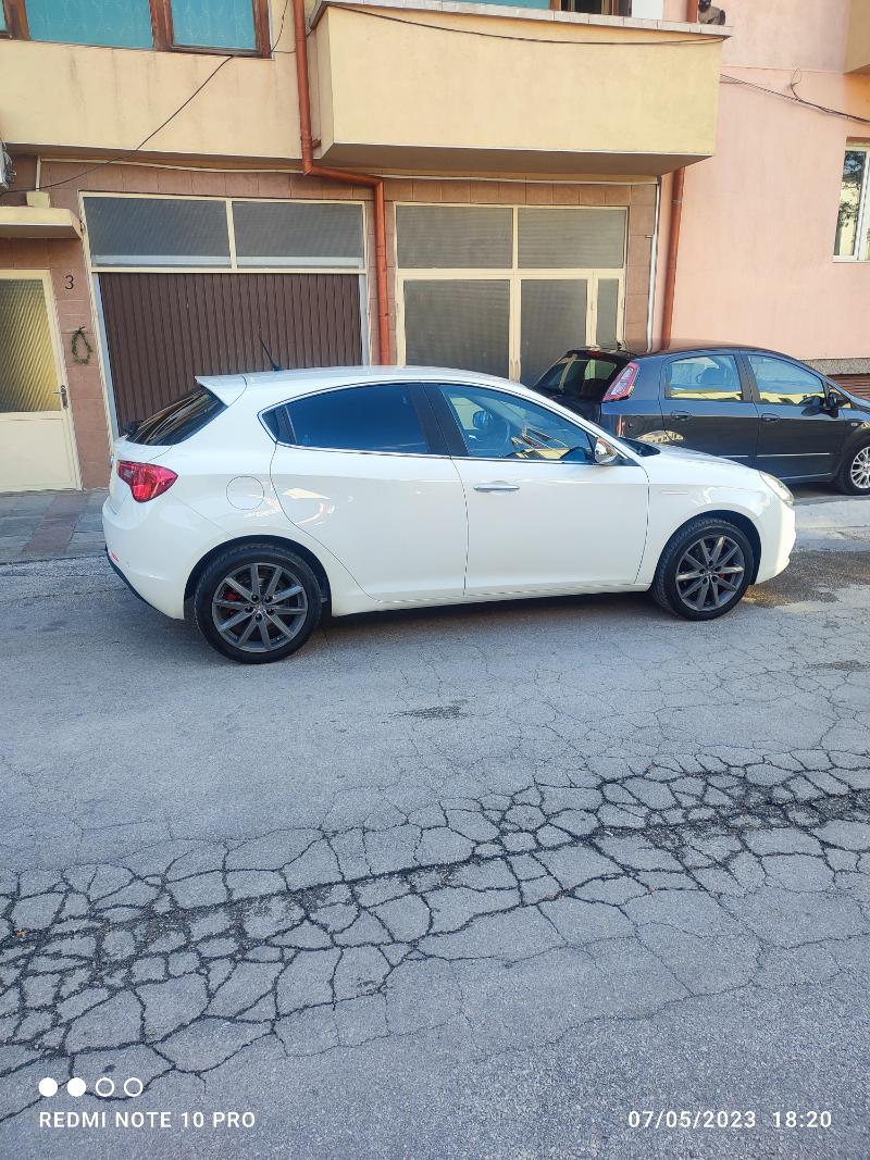 Alfa Romeo Giulietta 1.4 T-Jet - изображение 6