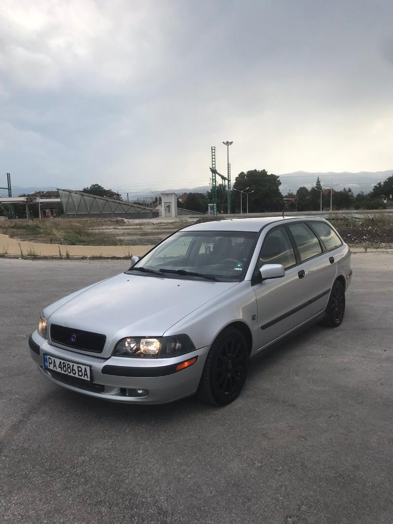 Volvo V40 1.9d - изображение 1