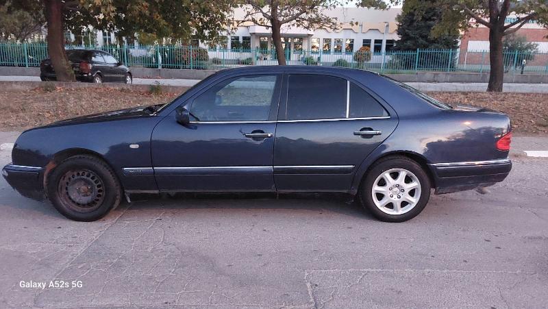 Mercedes-Benz E 200 2.0 - изображение 4