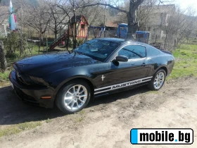     Ford Mustang ~27 600 .