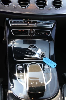 Mercedes-Benz E 220 Mercedes-Benz E220/AMG/Digital/Burm/Ambient/MultiB, снимка 17