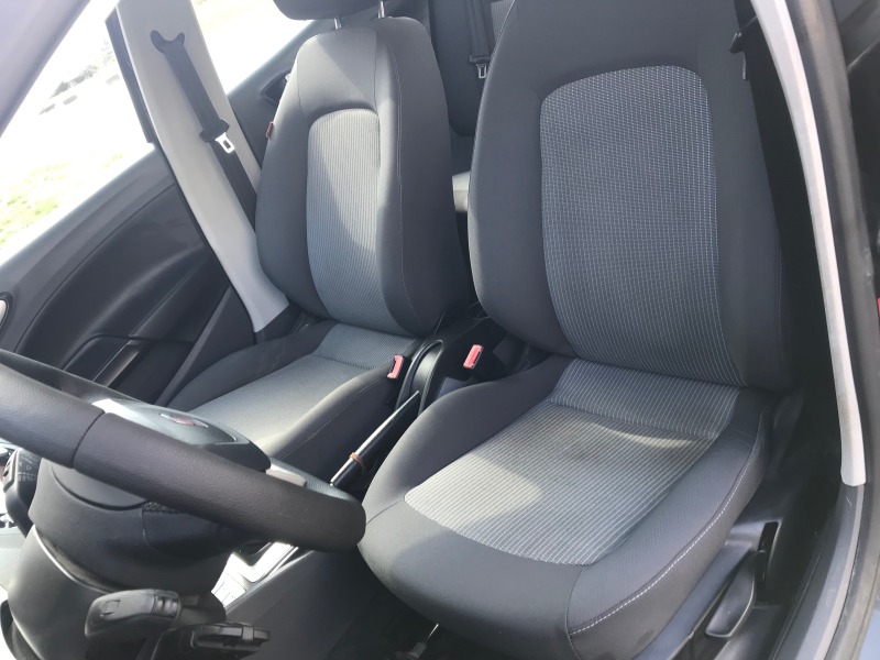 Seat Ibiza 1.2 avtomat, снимка 10 - Автомобили и джипове - 44802698