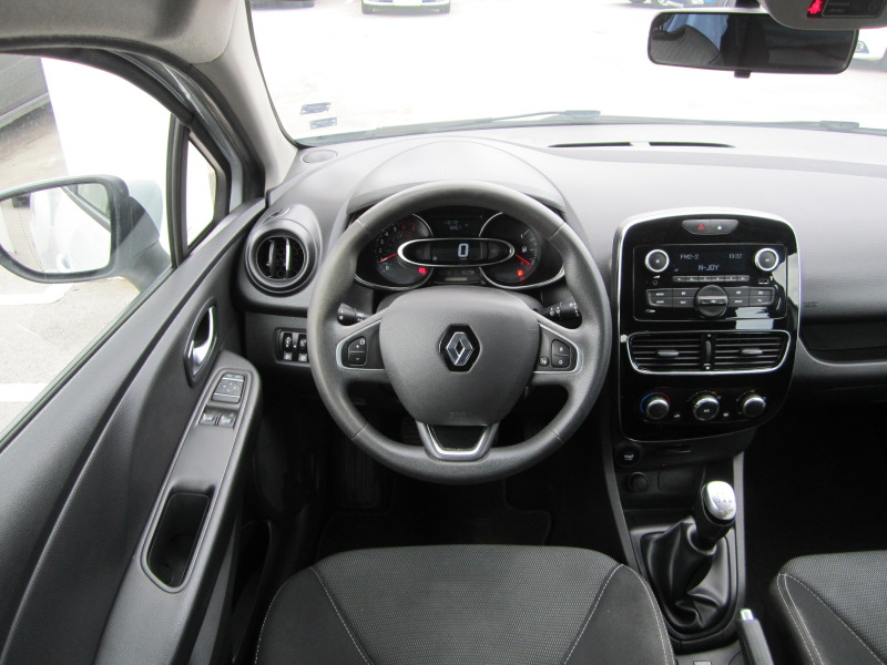 Renault Clio 0.9 Tce, снимка 9 - Автомобили и джипове - 45951209