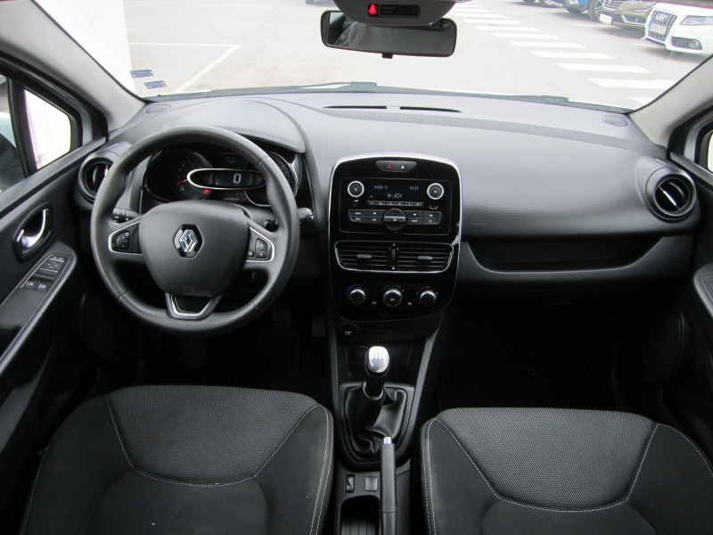 Renault Clio 0.9 Tce, снимка 8 - Автомобили и джипове - 45951209