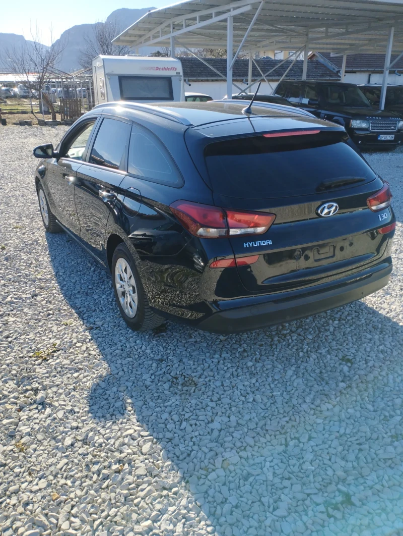 Hyundai I30 1.6, снимка 16 - Автомобили и джипове - 47438323