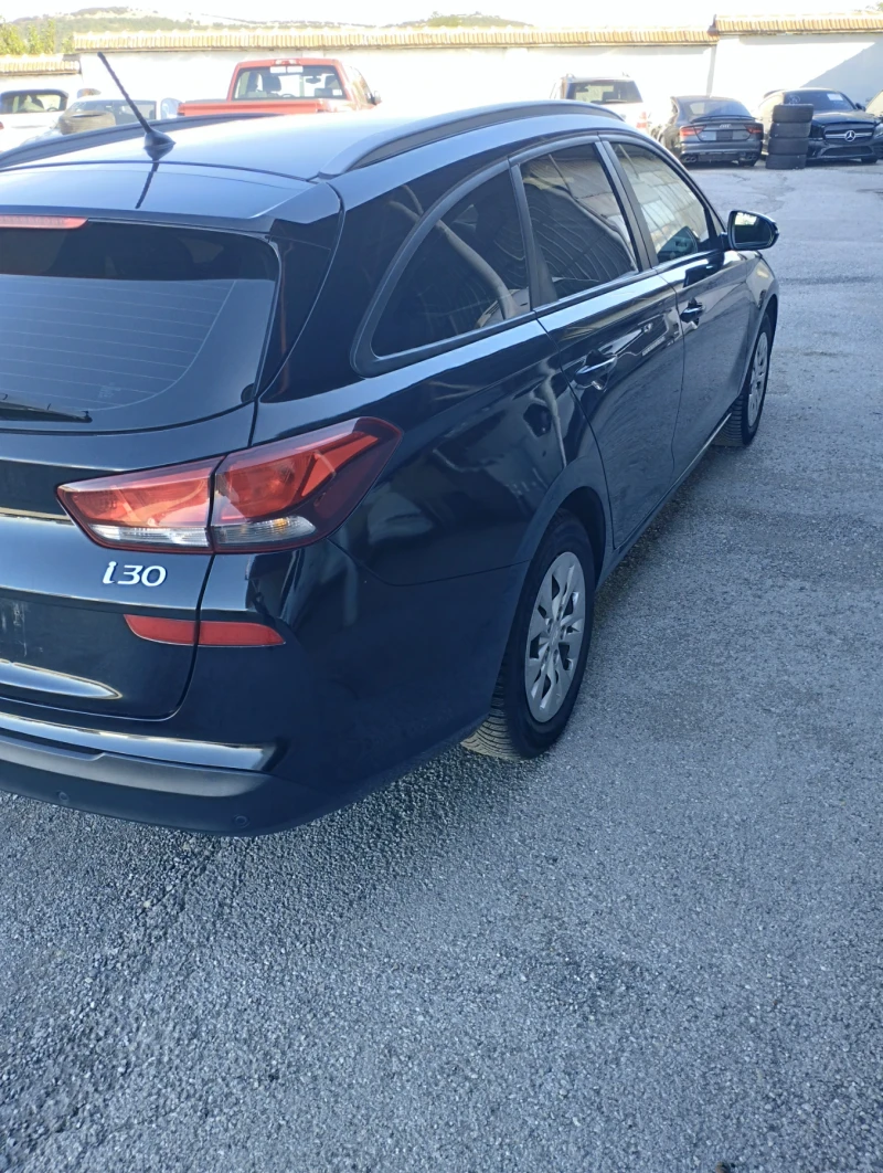 Hyundai I30 1.6, снимка 3 - Автомобили и джипове - 47438323