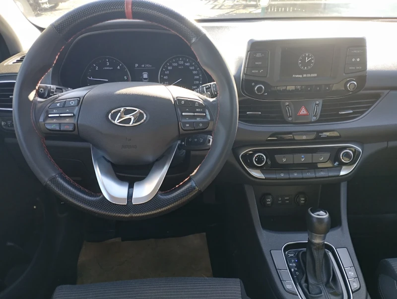 Hyundai I30 1.6, снимка 11 - Автомобили и джипове - 47438323