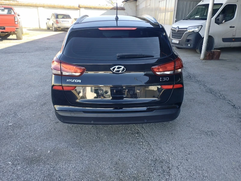 Hyundai I30 1.6, снимка 4 - Автомобили и джипове - 47438323