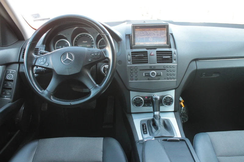 Mercedes-Benz C 220 AVANTGARDE, снимка 12 - Автомобили и джипове - 49374549