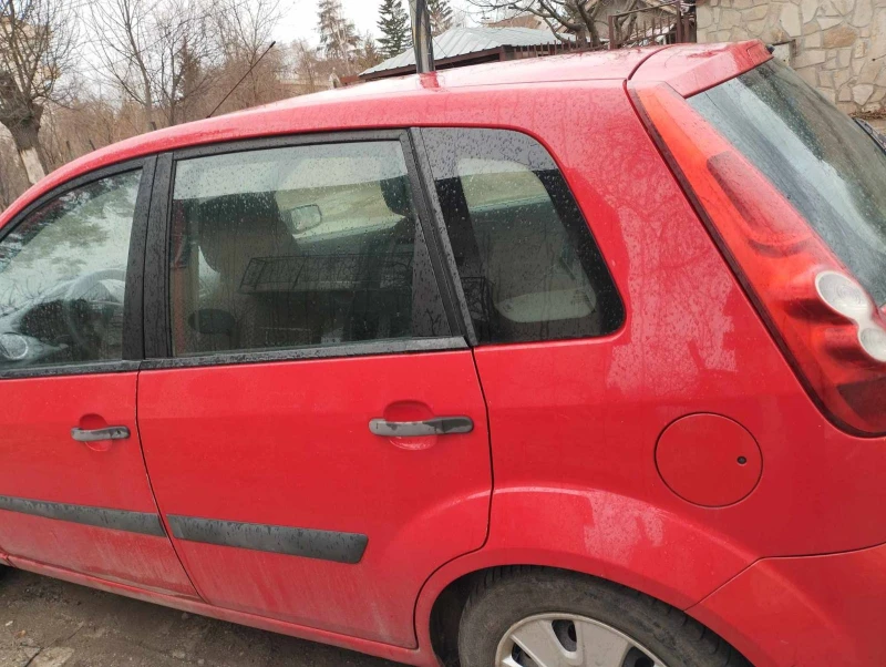 Ford Fiesta, снимка 9 - Автомобили и джипове - 52694261