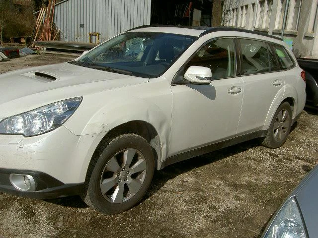 Subaru Outback 2.0D,НАВИГАЦИЯ,КСЕНОН!!!, снимка 11 - Автомобили и джипове - 21223595